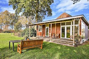 Fantastic Modern Vacation Home With Views