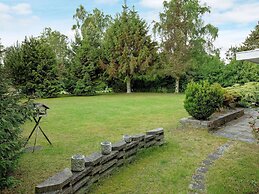 6 Person Holiday Home in Vaeggerlose