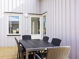 6 Person Holiday Home in Stromstad