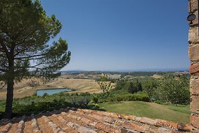 Belvilla by OYO Beautiful Farmhouse With Garden