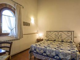 Belvilla by OYO Beautiful Farmhouse With Garden