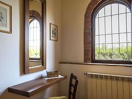 Belvilla by OYO Beautiful Farmhouse With Garden