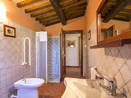 Belvilla by OYO Beautiful Farmhouse With Garden