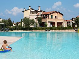 Nice Apartment on Ground Floor near Peschiera