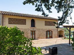 Belvilla by OYO Fienile Sonia