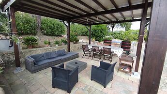 Farmhouse in Tuscany With Pool & Vineyard View
