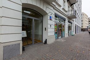 Apartment Warsaw Targowa by Renters