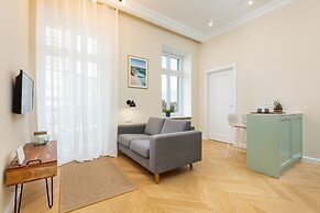 Apartment Warsaw Targowa by Renters