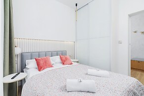 Old Town Rakowicka by Renters