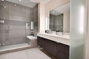 Modern Ski-in/out 2 BR in Canyons Village by RedAwning - Save 20% on 7