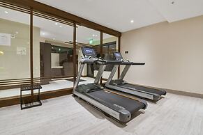 Modern Ski-in/out 2 BR in Canyons Village by RedAwning - Save 20% on 7