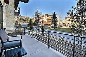 Modern Ski-in/out 2 BR in Canyons Village by RedAwning - Save 20% on 7