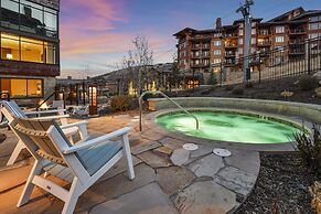 3BR Residence in Canyons Village- Ski in/ski out! by RedAwning - Save 