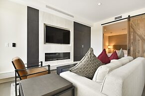 New 1 BR Residence in Canyons Village- Ski in/out! by RedAwning - Save