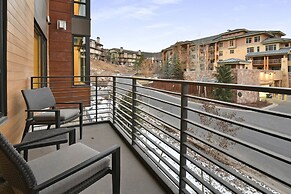Ski In-ski Out Modern 2 Br In Canyons Village 2 Bedroom Condo by RedAw