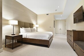 Ski in/out Modern 2BR Residence in Canyons Village by RedAwning - Save