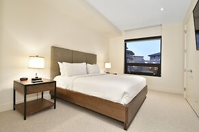 Ski in/out Modern 2BR Residence in Canyons Village by RedAwning - Save
