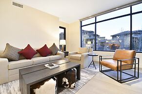 Ski in/out Modern 2BR Residence in Canyons Village by RedAwning - Save