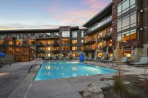 Luxurious 2 Br In Canyons Ge-ski In/ski Out! 1 Bedroom Condo by RedAwn