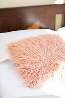 Apartments Warsaw Krucza by Renters