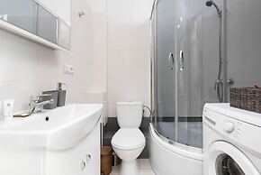 Apartments Warsaw Krucza by Renters