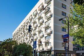 Apartments Warsaw Krucza by Renters