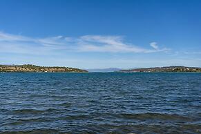 Amazing 2-bedroom Apartment Close to all Amenities