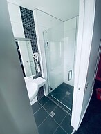 Based by the Lake - Hostel