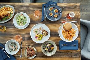 UNC Charlotte Marriott Hotel & Conference Center