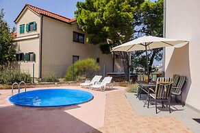 Apartment Nostalgija Podstrana