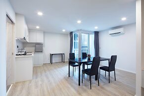 The Rizin Hotel Phratumnak