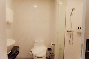 The Rizin Hotel Phratumnak