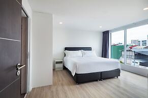 The Rizin Hotel Phratumnak