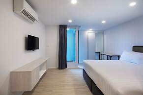 The Rizin Hotel Phratumnak