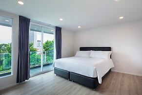 The Rizin Hotel Phratumnak