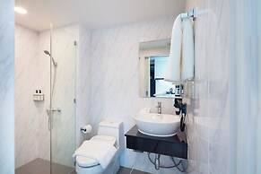 The Rizin Hotel Phratumnak