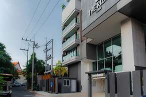 The Rizin Hotel Phratumnak