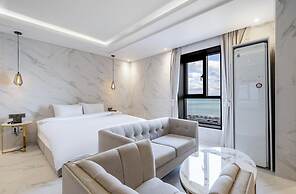 Hotel Moment SongJeong