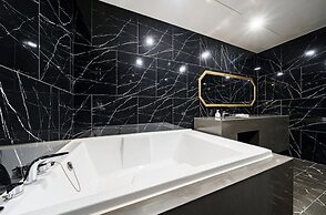 Hotel Moment SongJeong