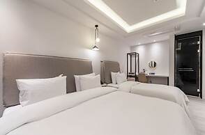 Hotel Moment SongJeong