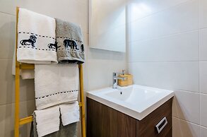 Apartment Moon River