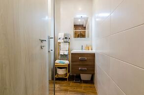 Apartment Moon River