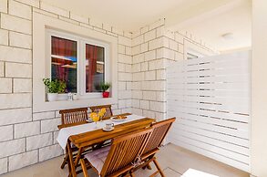 Apartment Moon River