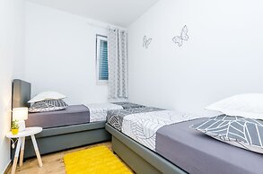 Apartment Moon River