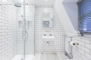 Urban Chic - Rathbone