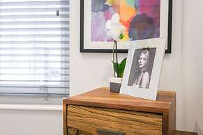 Urban Chic - Rathbone