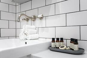 Urban Chic - Rathbone