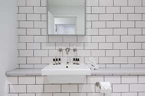 Urban Chic - Rathbone