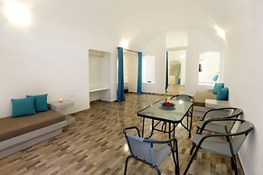 Church & Cave - Santorini Private Residences