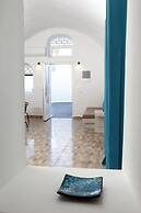 Church & Cave - Santorini Private Residences